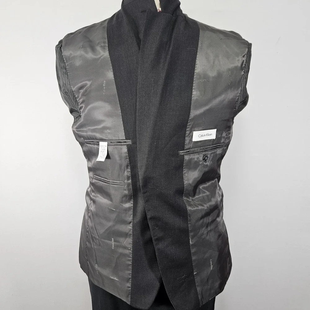 Calvin Klein‎ Men's Sport Coat Blazer Two Button Charcoal Black Wool Size 40S